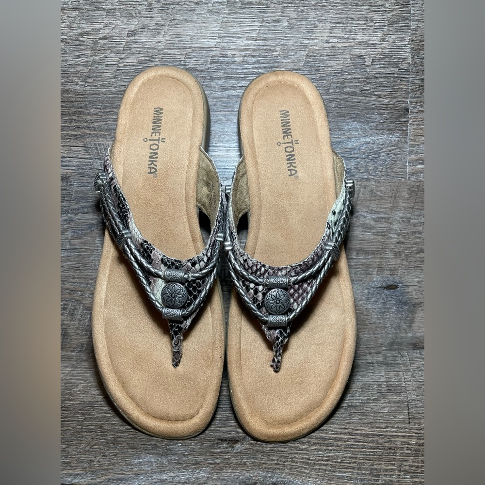Minnetonka~Women 9~Snake Print~Thong Slip On~Black White~Embellished~Braided